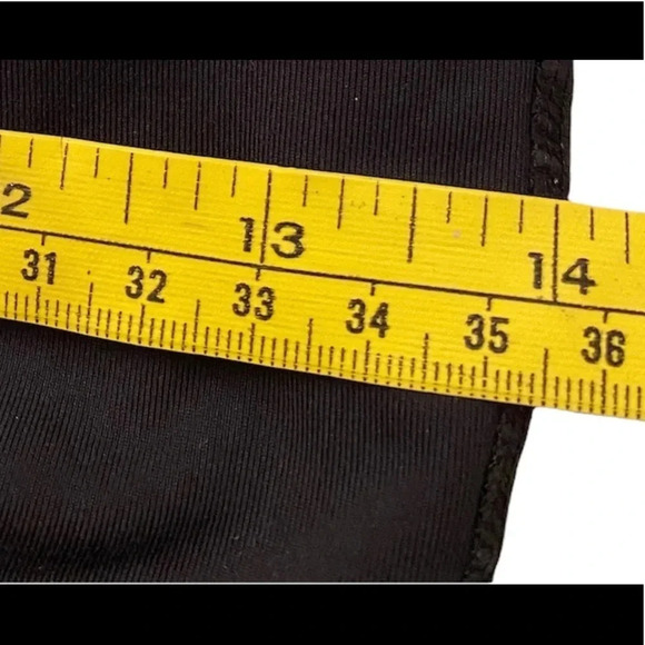 Lululemon Black Criss Cross Back Sports Bra - Picture 5 of 5